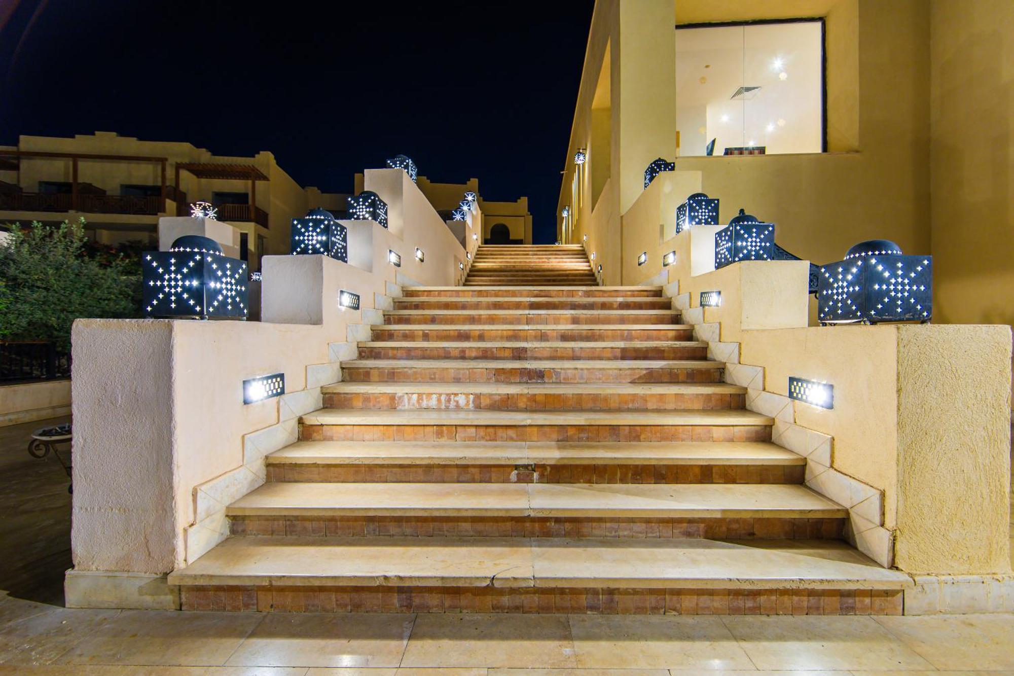 The Grand Hotel Sharm El Sheikh Εξωτερικό φωτογραφία The staircase at the main entrance