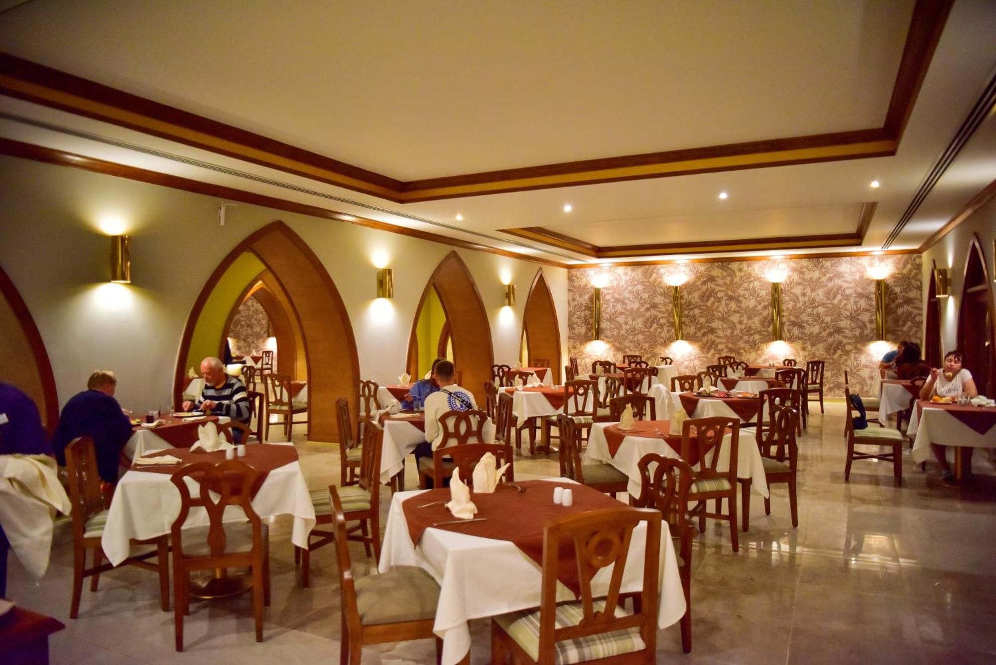 The Grand Hotel Sharm El Sheikh Εξωτερικό φωτογραφία The restaurant at the hotel