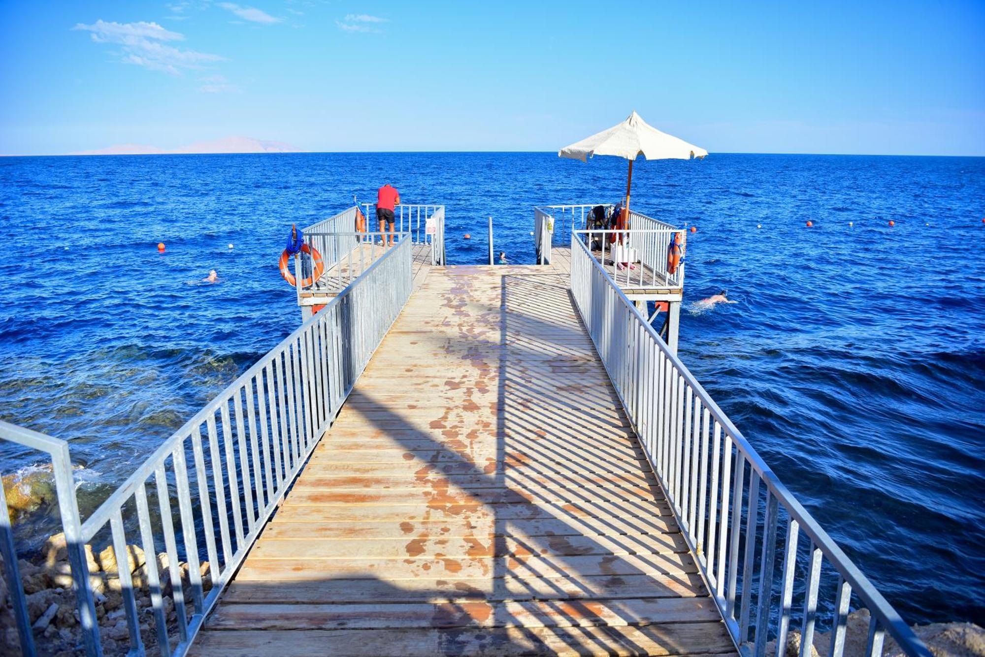 The Grand Hotel Sharm El Sheikh Εξωτερικό φωτογραφία The pier at the beach of Agia Marina